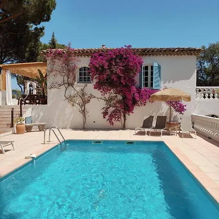 Domaine L'oiseau Bleu, 800 M From The In *