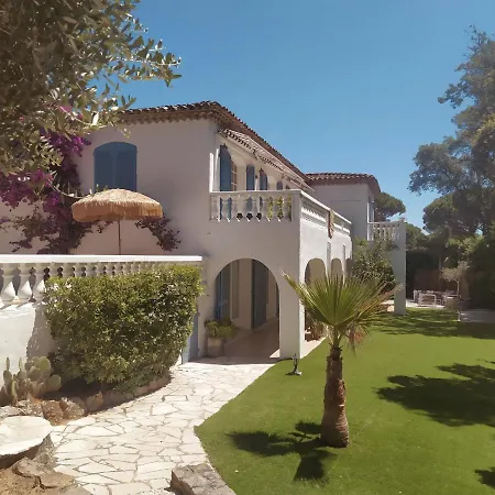 Domaine L'oiseau Bleu, 800 M From The In Villa Sainte-Maxime