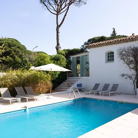 Domaine L'oiseau Bleu, 800 M From The In Sainte-Maxime