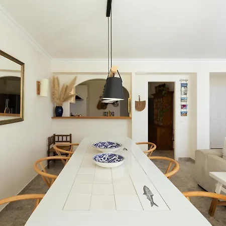 Domaine L'oiseau Bleu, 800 M From The In