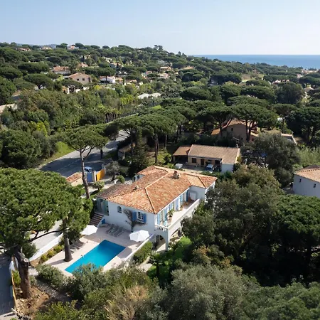 Luxury Family With Large Pool, Garden & Outdoor Dining Near Beach, Domaine L'oiseau Bleu In *