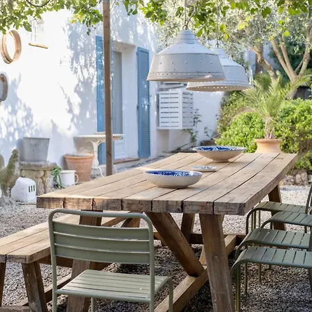 Villa Luxury Family With Large Pool, Garden & Outdoor Dining Near Beach, Domaine L'oiseau Bleu In