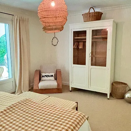 Villa Luxury Family With Large Pool, Garden & Outdoor Dining Near Beach, Domaine L'oiseau Bleu In